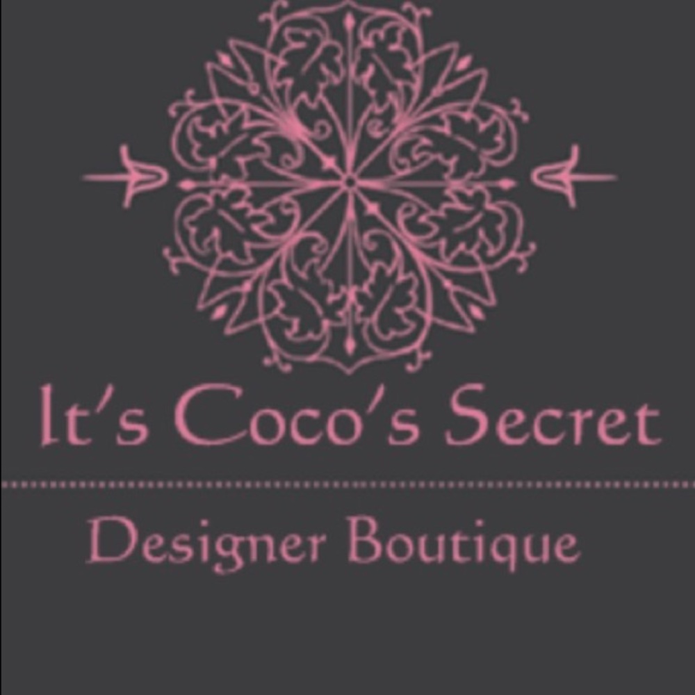 💗Check Next Door💗➡️ It’s Coco’s Secret Boutique